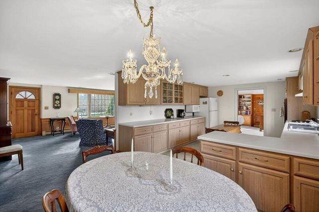 48 Glover Sq, Chatham, MA 02633