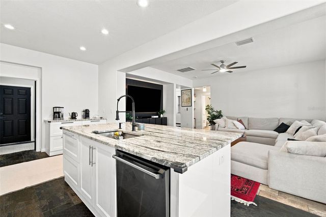 428 CHIMNEY ROCK DRIVE, Ruskin, FL 33570