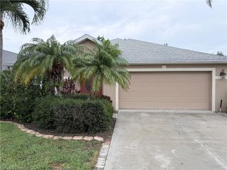 9728 Gladiolus Bulb LOOP, Fort Myers, FL 33908
