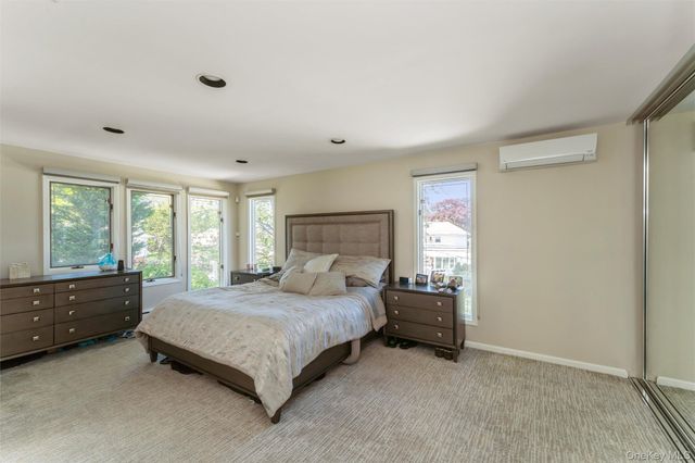 7 Greenacre Court, Syosset, NY 11791