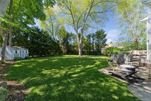 7 Greenacre Court, Syosset, NY 11791