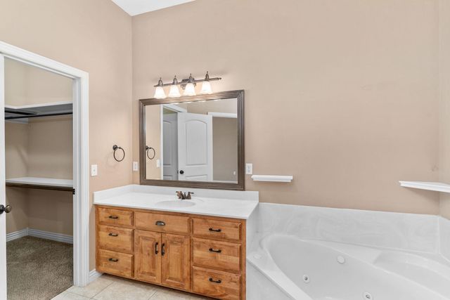 5980 S Mccann Ave, Springfield, MO 65804