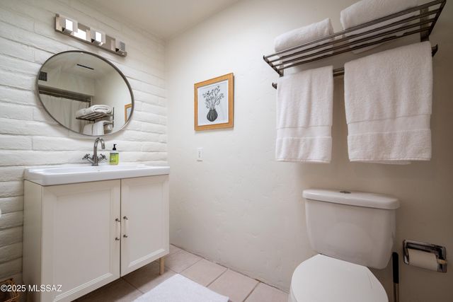 5701 E Glenn St Apt 5, Tucson, AZ 85712