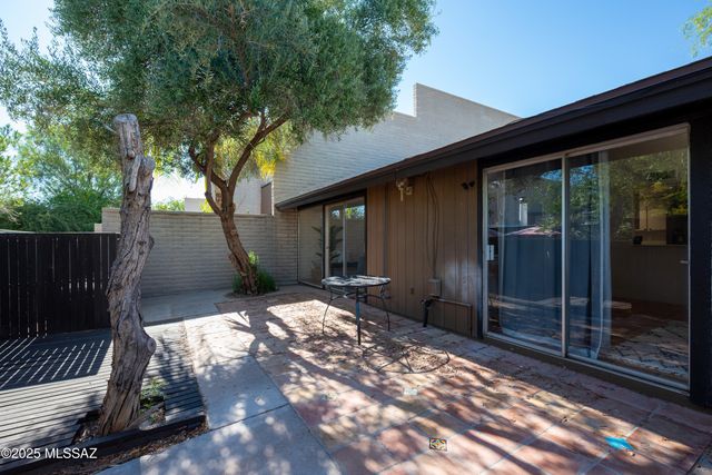 5701 E Glenn St Apt 5, Tucson, AZ 85712