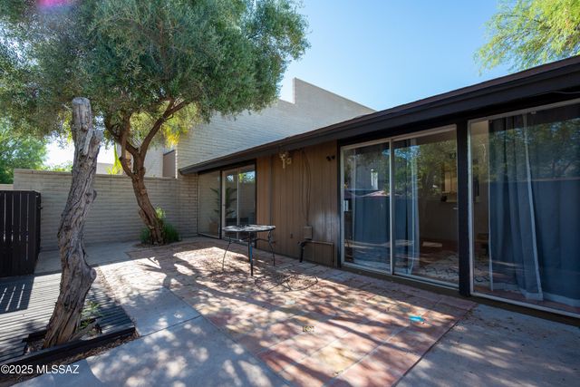 5701 E Glenn St Apt 5, Tucson, AZ 85712