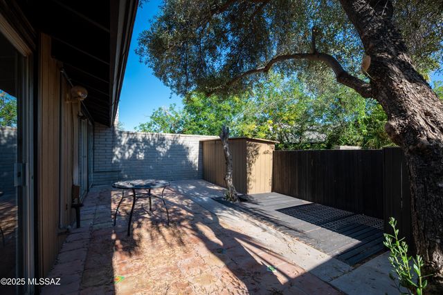 5701 E Glenn St Apt 5, Tucson, AZ 85712