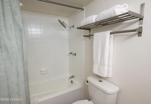 5701 E Glenn St Apt 5, Tucson, AZ 85712