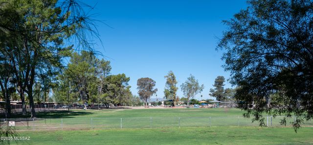 5701 E Glenn St Apt 5, Tucson, AZ 85712