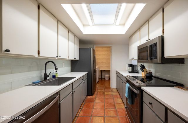 5701 E Glenn St Apt 5, Tucson, AZ 85712
