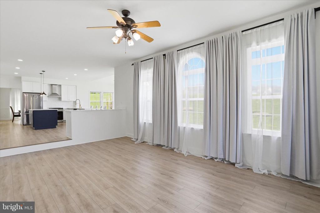 Image 10 of property listing at 18106 BULLOCK CT, Hagerstown, MD 21740