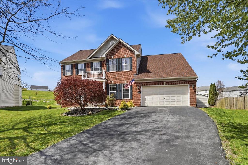 Image 3 of property listing at 18106 BULLOCK CT, Hagerstown, MD 21740