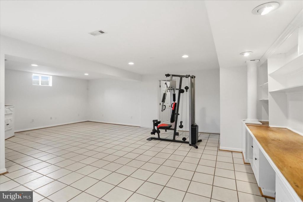 Image 39 of property listing at 18106 BULLOCK CT, Hagerstown, MD 21740