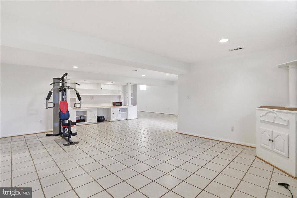 Image 40 of property listing at 18106 BULLOCK CT, Hagerstown, MD 21740