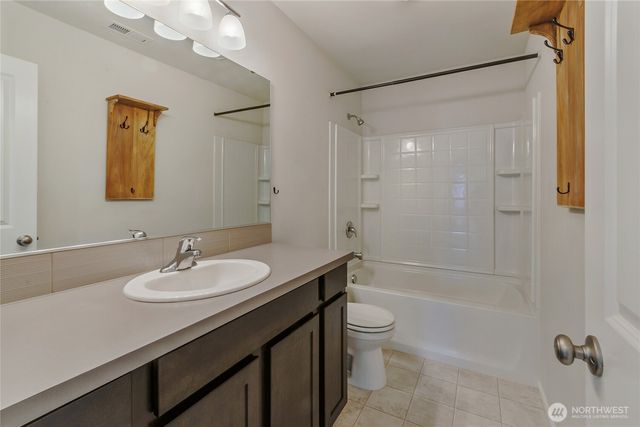 10582 191st Street E, Puyallup, WA 98374