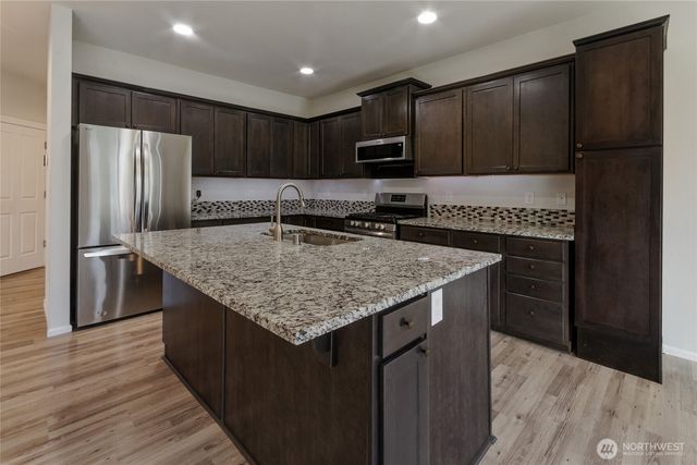 10582 191st Street E, Puyallup, WA 98374