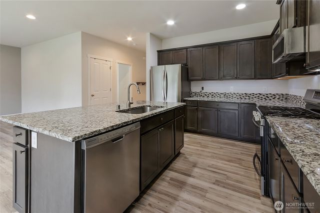 10582 191st Street E, Puyallup, WA 98374