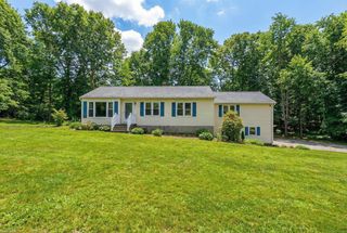 56 Appleblossom Lane, Newtown, CT 06470