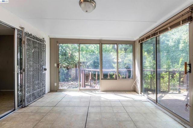 2197 Sugartree Drive, Pittsburg, CA 94565