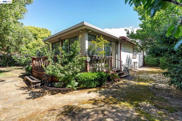 2197 Sugartree Drive, Pittsburg, CA 94565