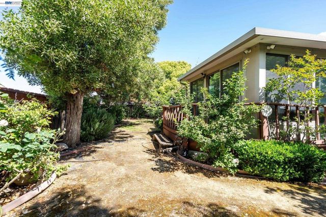 2197 Sugartree Drive, Pittsburg, CA 94565