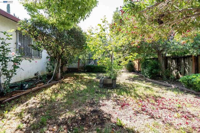 2197 Sugartree Drive, Pittsburg, CA 94565