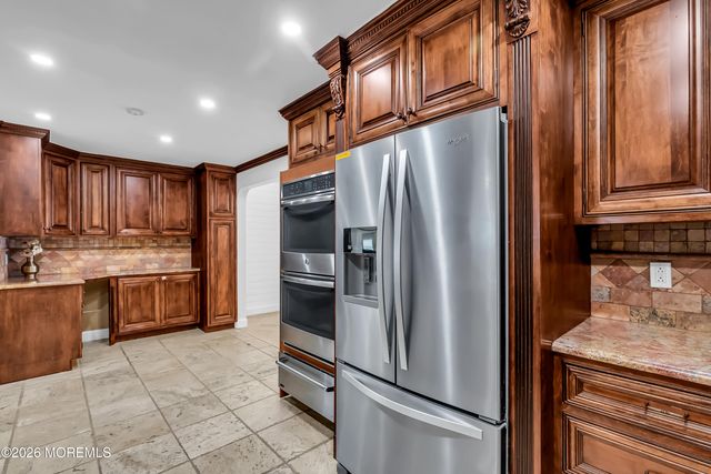 455 W Lincoln Avenue, Oakhurst, NJ 07755