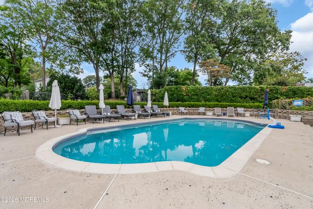 455 W Lincoln Avenue, Oakhurst, NJ 07755