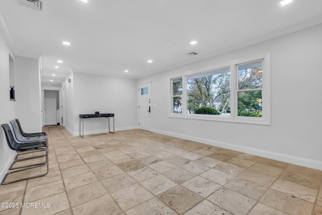 455 W Lincoln Avenue, Oakhurst, NJ 07755