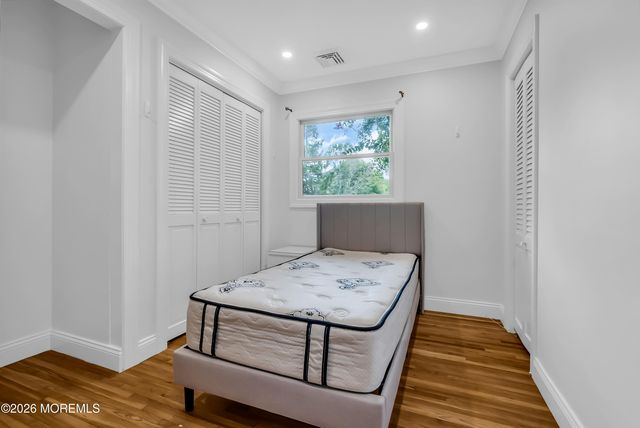 455 W Lincoln Avenue, Oakhurst, NJ 07755