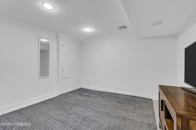 455 W Lincoln Avenue, Oakhurst, NJ 07755