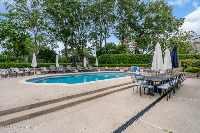 455 W Lincoln Avenue, Oakhurst, NJ 07755