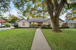 1805 Hawthorn Drive, Richmond, TX 77469