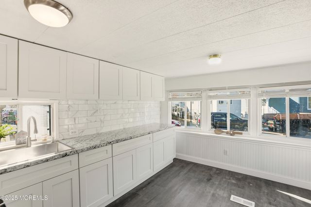 9 Avenue A, Hazlet, NJ 07734