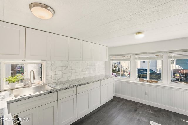 9 Avenue A, Hazlet, NJ 07734