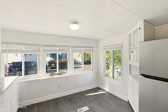 9 Avenue A, Hazlet, NJ 07734