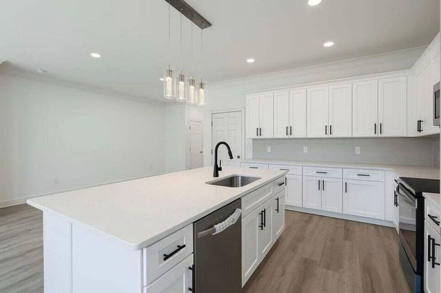 1904 Gumwood Boulevard, North Charleston, SC 29406