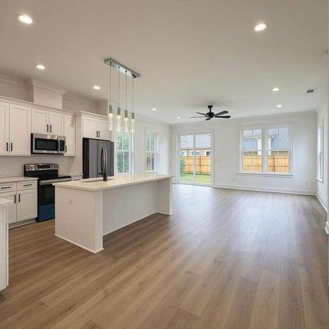 1904 Gumwood Boulevard, North Charleston, SC 29406