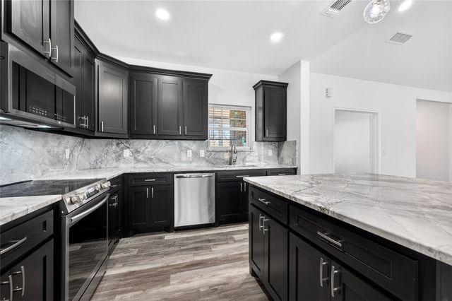 1809 Bluebonnet Avenue, Denison, TX 75020