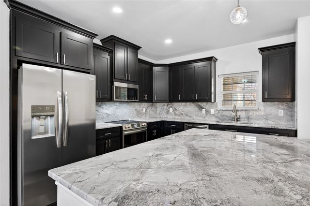 1809 Bluebonnet Avenue, Denison, TX 75020