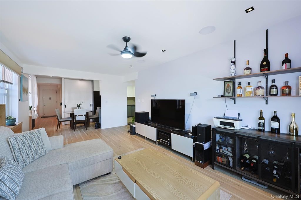 13604 Cherry Avenue 4E, Flushing, NY 11355 — photo 3