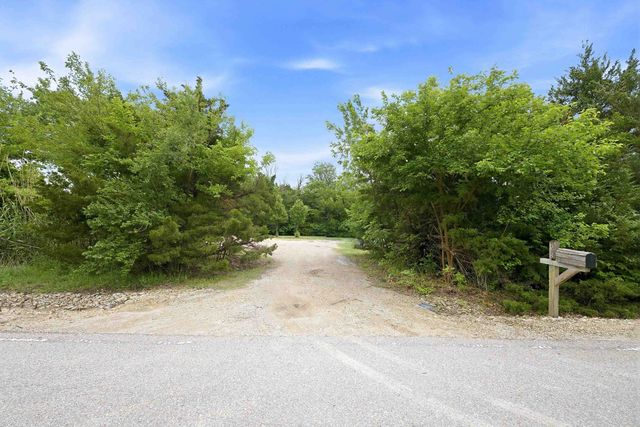 2350 S Bedford St, Wichita, KS 67207