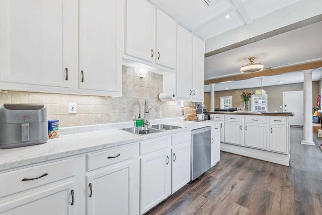2350 S Bedford St, Wichita, KS 67207