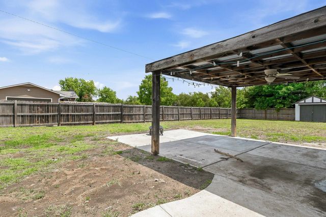 2350 S Bedford St, Wichita, KS 67207