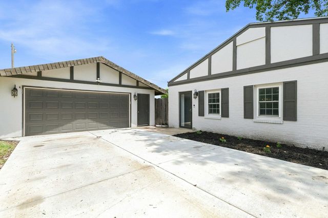2350 S Bedford St, Wichita, KS 67207