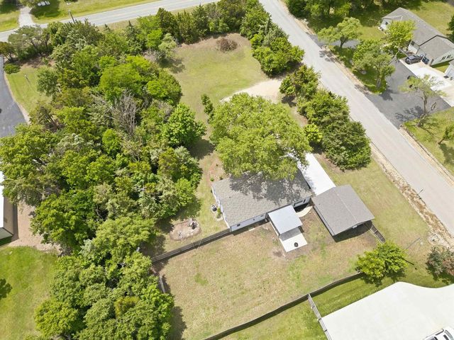 2350 S Bedford St, Wichita, KS 67207
