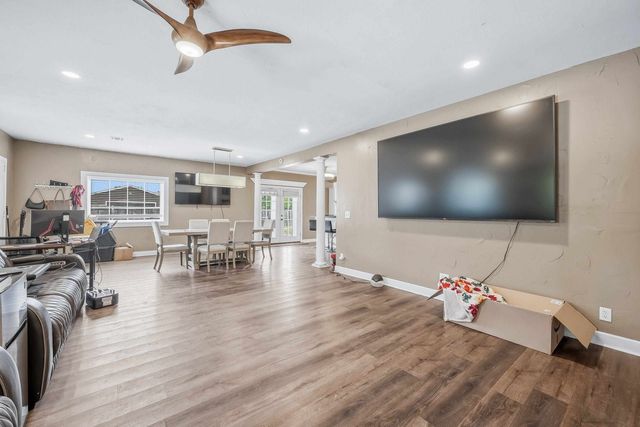 2350 S Bedford St, Wichita, KS 67207