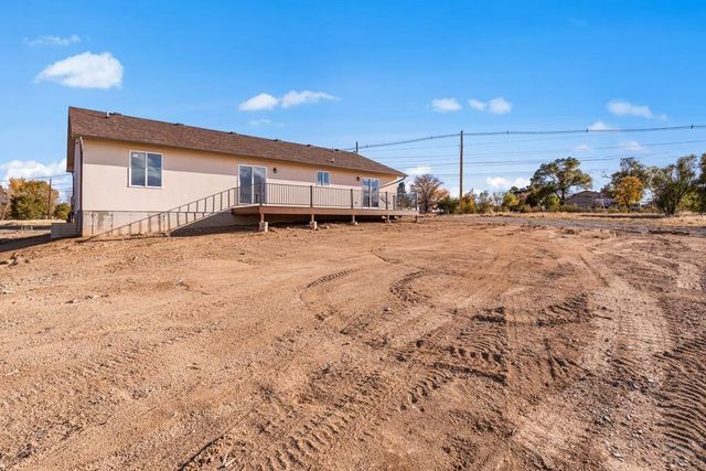 489 S Laporte Dr, Pueblo West, CO 81007