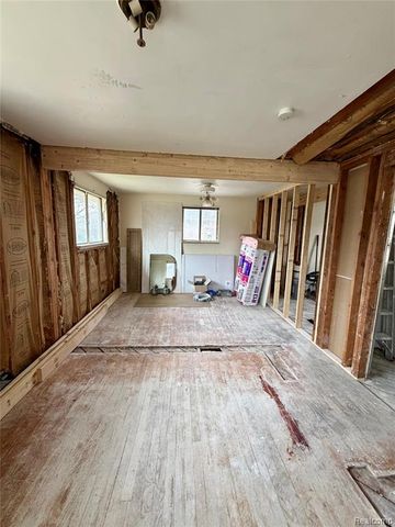 16560 La Salle Avenue, Detroit, MI 48221