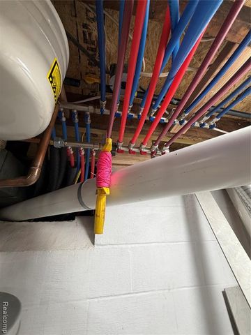 16560 La Salle Avenue, Detroit, MI 48221