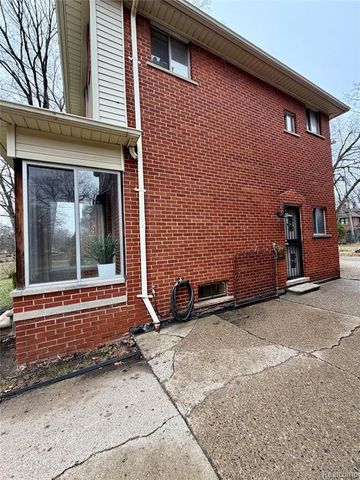 16560 La Salle Avenue, Detroit, MI 48221